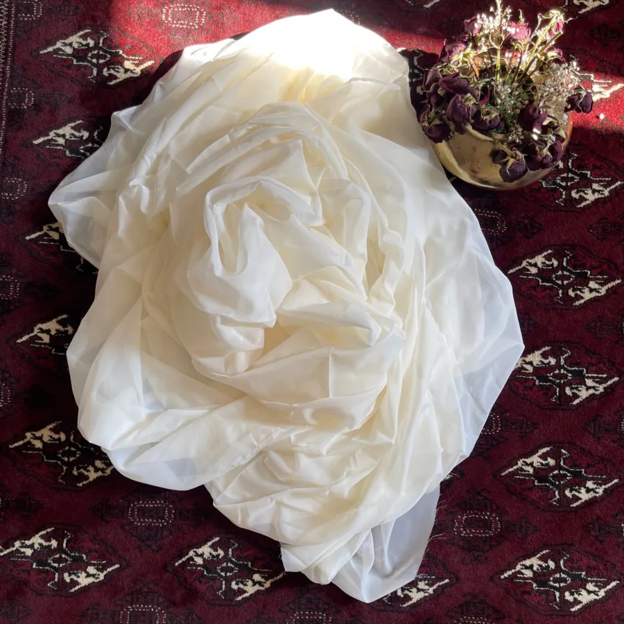 پارچه حریر شیری