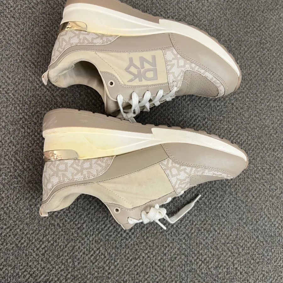 کفش DKNY سایز 41