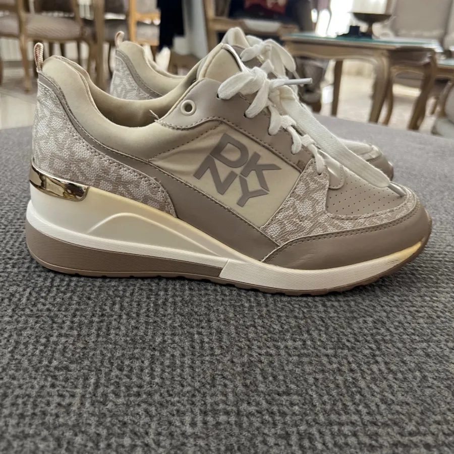 کفش DKNY سایز 41