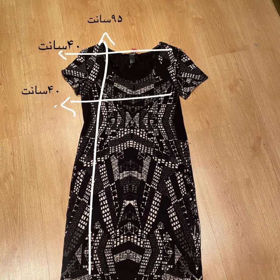 پیراهن مشکی سفید