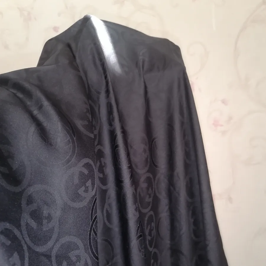 روسری ساتن قواره دار