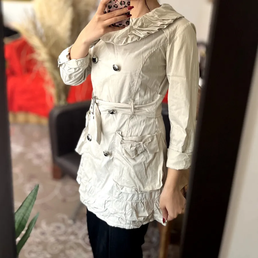 ترنچ کت کرمی