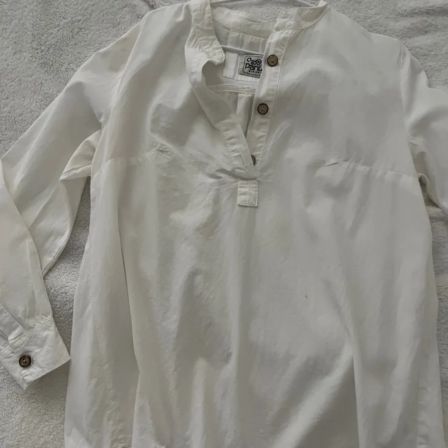 شومیز سفید