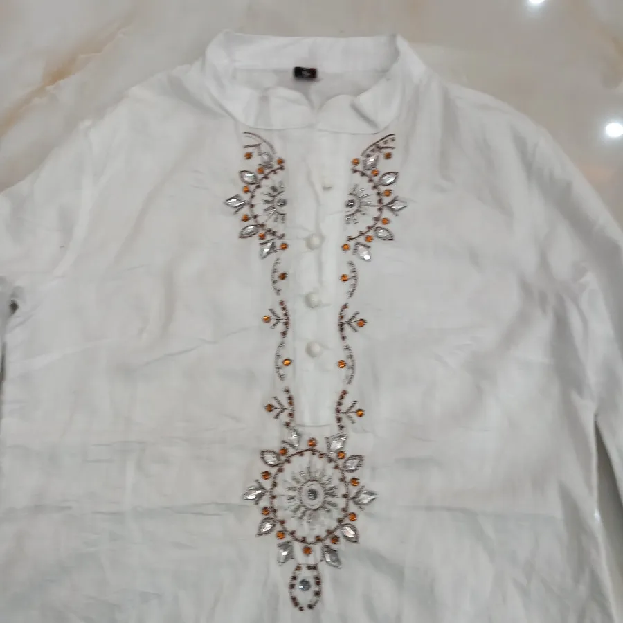 تونیک سفید