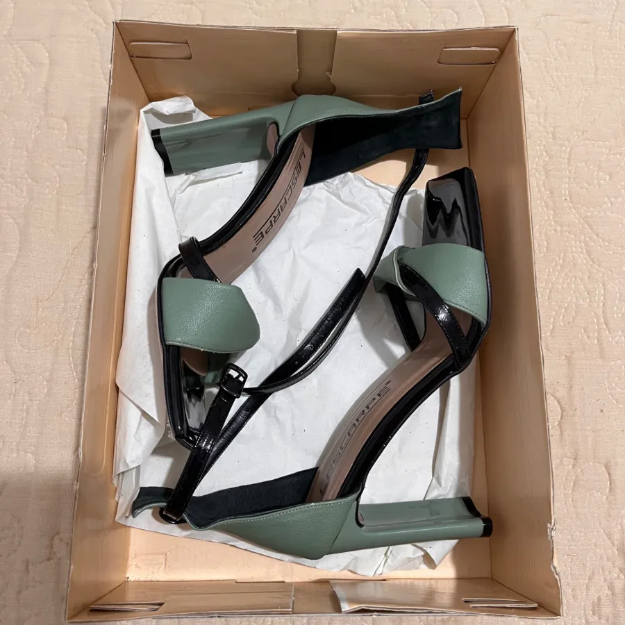کفش برند lescarpe