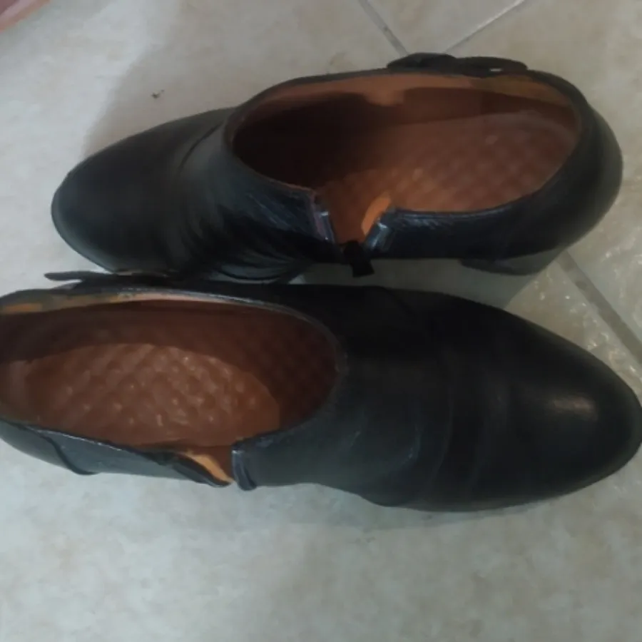 کفش چرم پاشنه دار