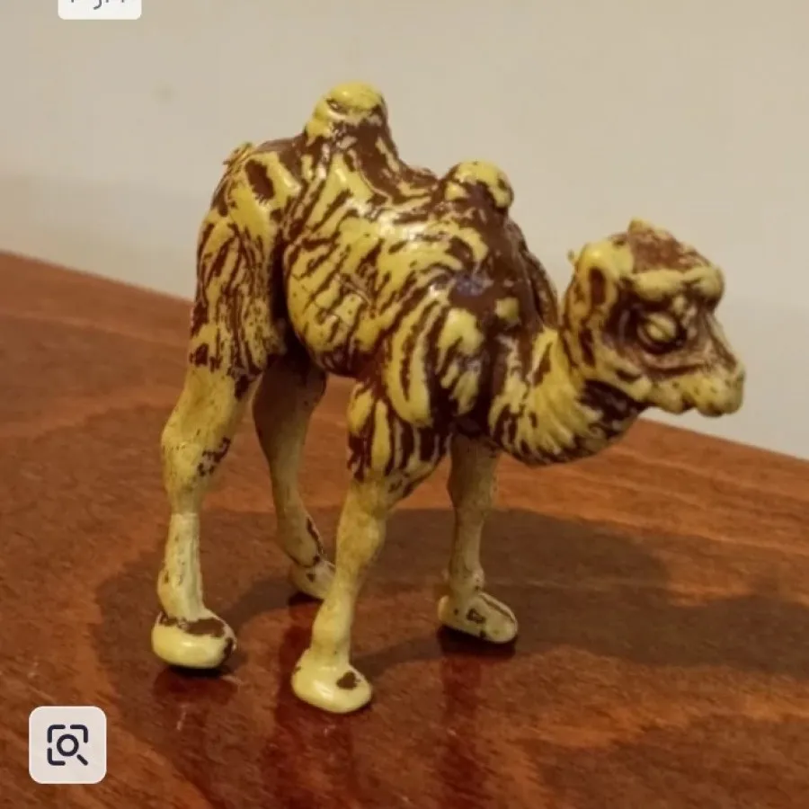 فیگور شتر کوچک