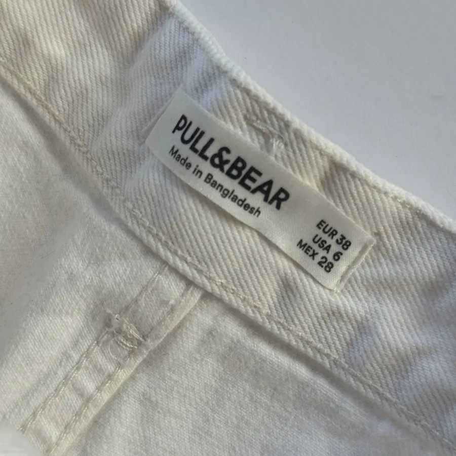 شلوارک سفید pull&bear