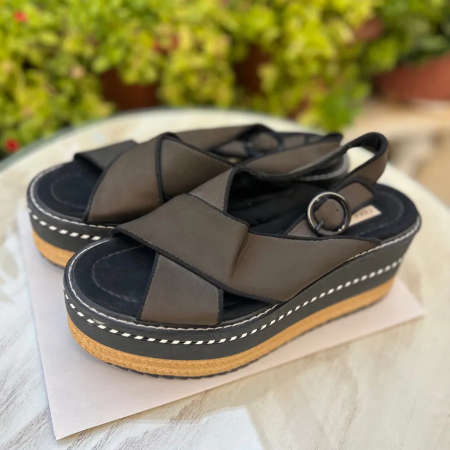 صندل zara