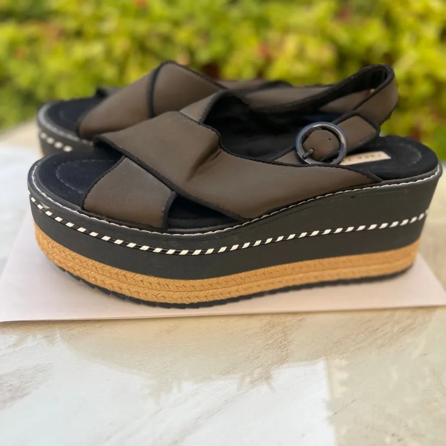 صندل zara