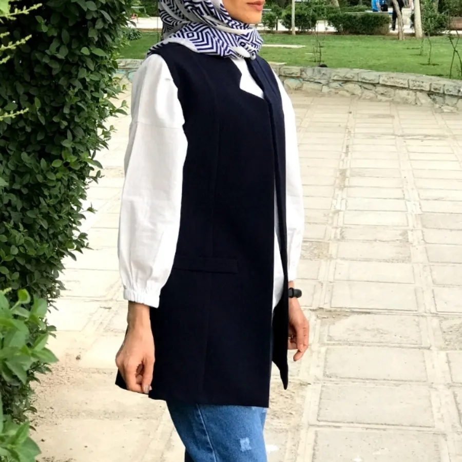 وست سورمه‌ای