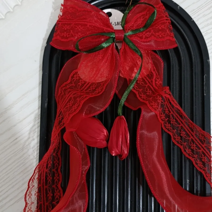 گیره پاپیون آویز داره