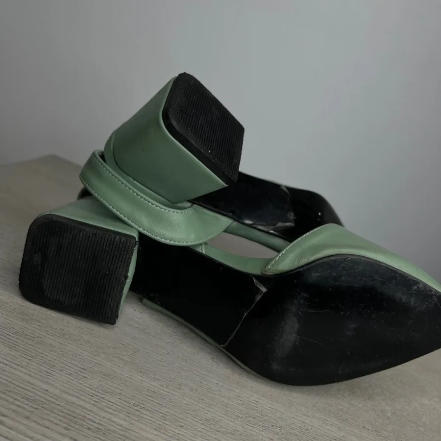کفش پاشنه دار