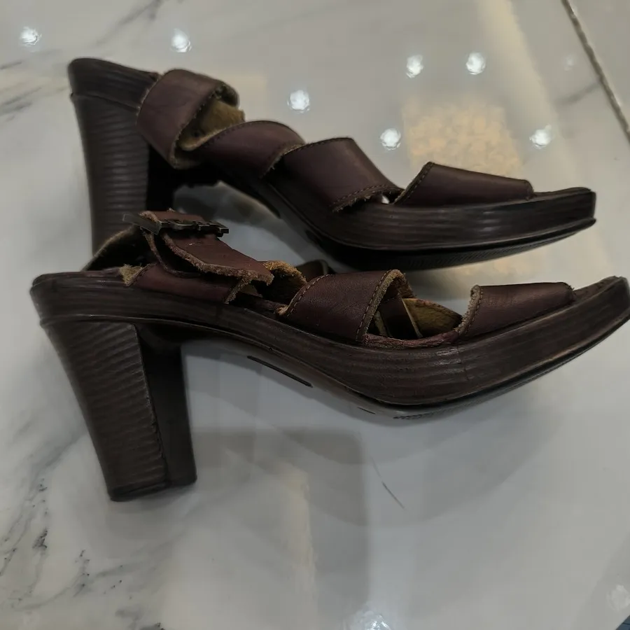 صندل چرم زنانه