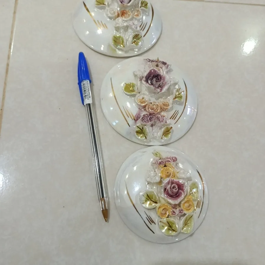 دیوارکوب نقش برجسته