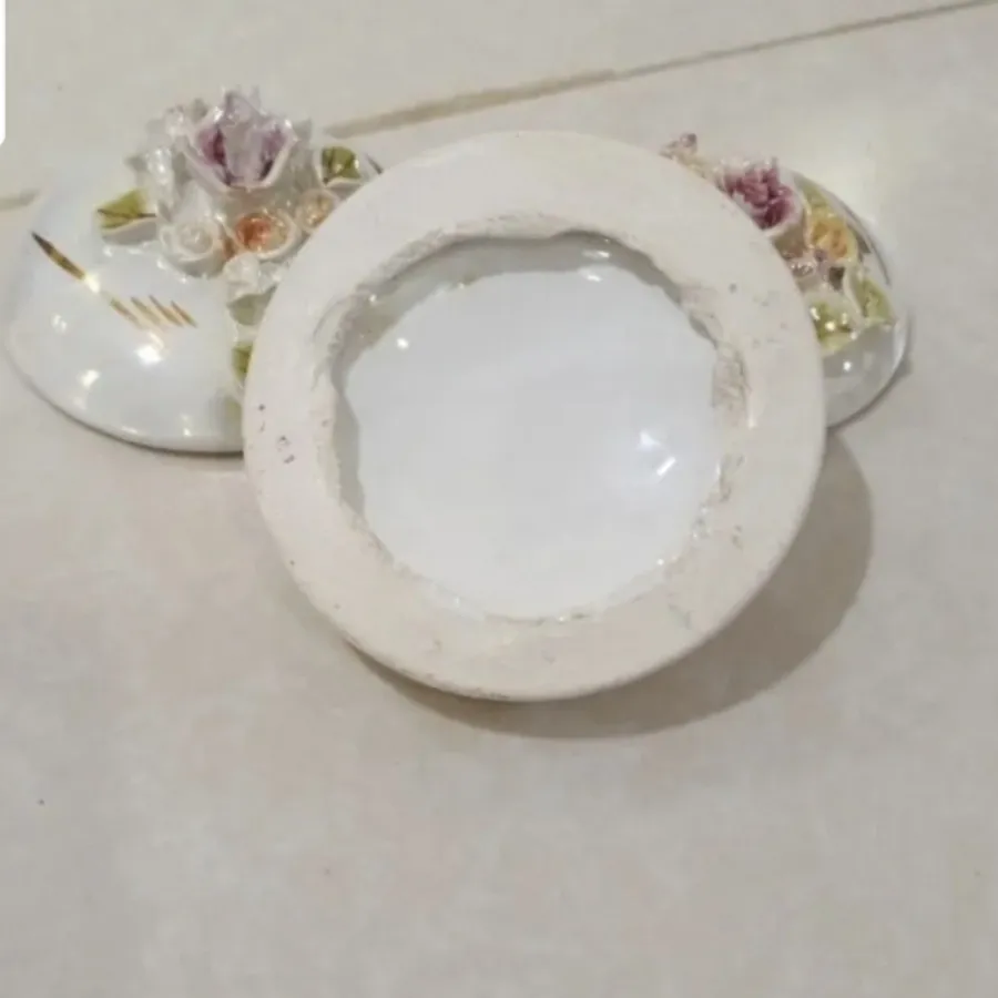 دیوارکوب نقش برجسته