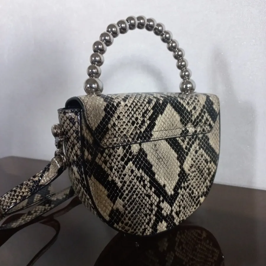 کیف وارداتی