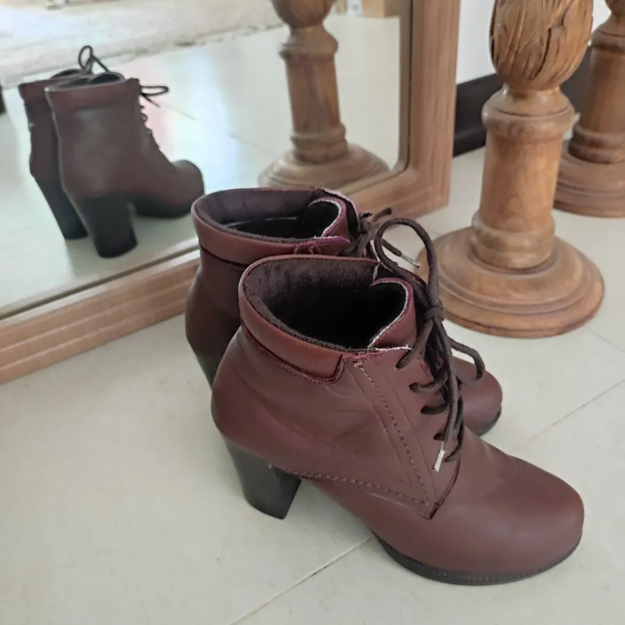 بوت قهوه ای پاشنه دار