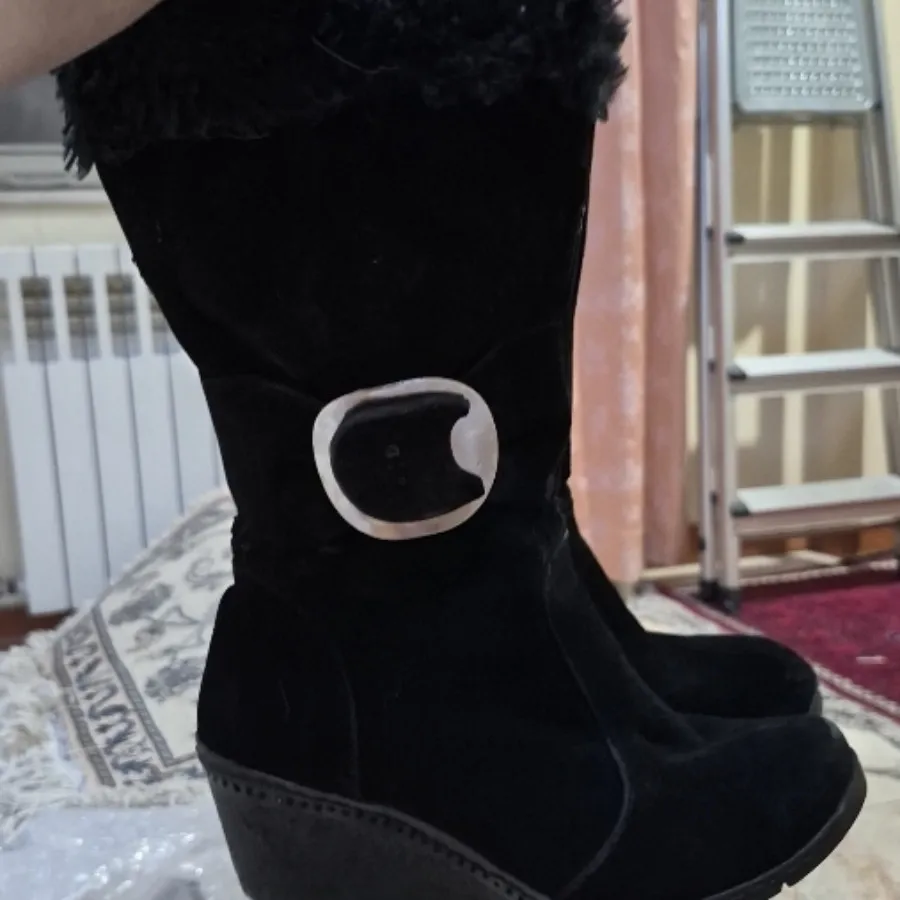 بوت سایز 37