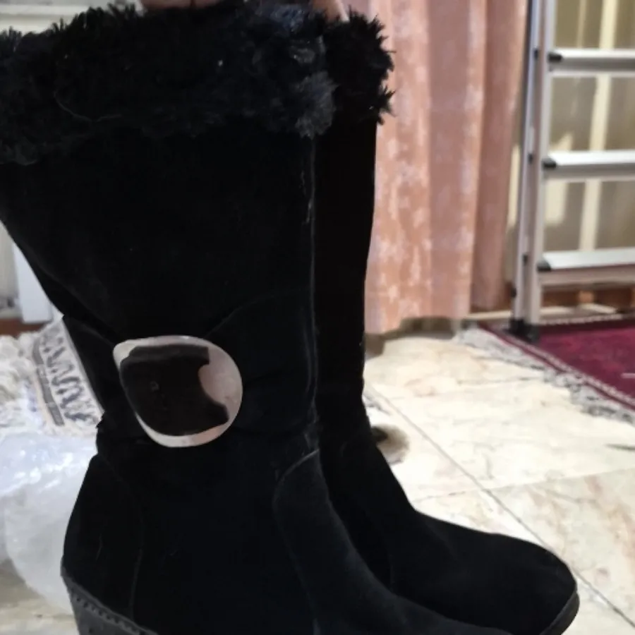 بوت سایز 37