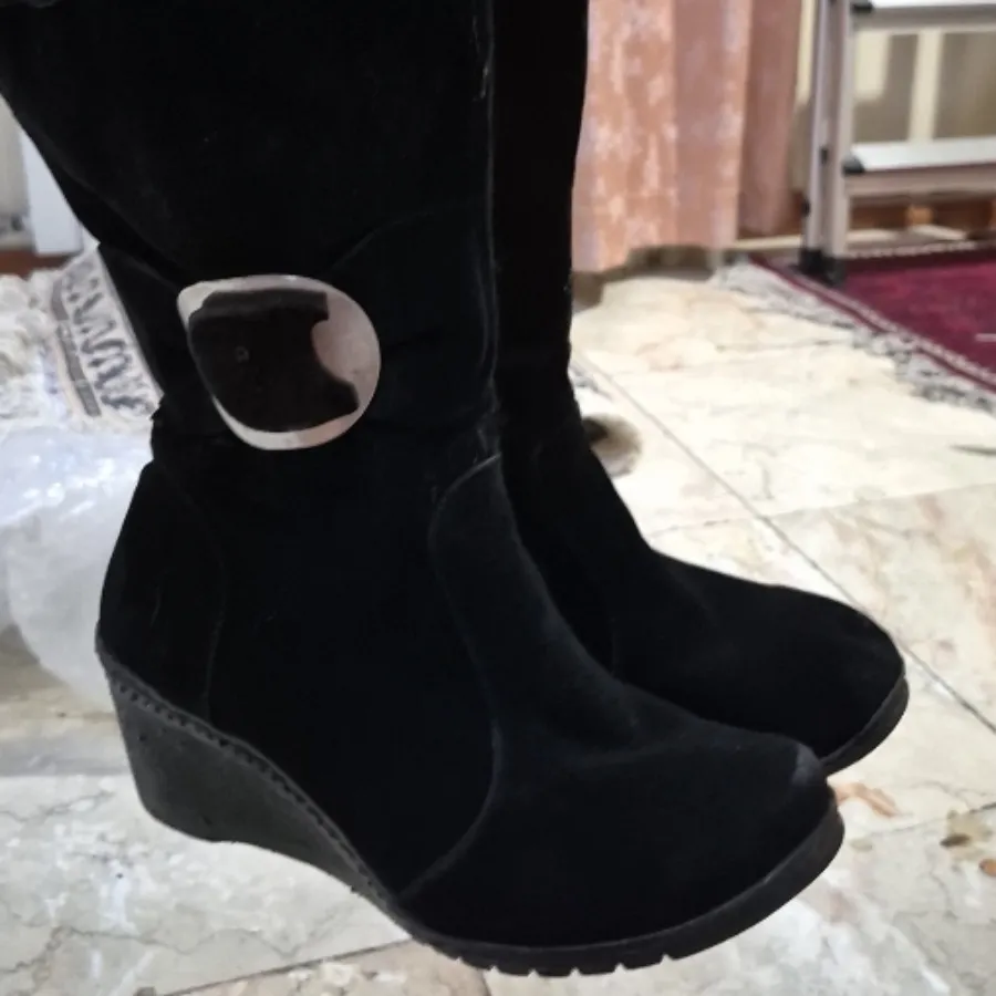 بوت سایز 37