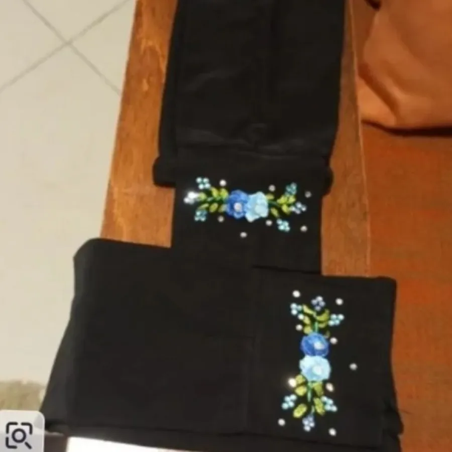ست ساق و جوراب گلدوزی