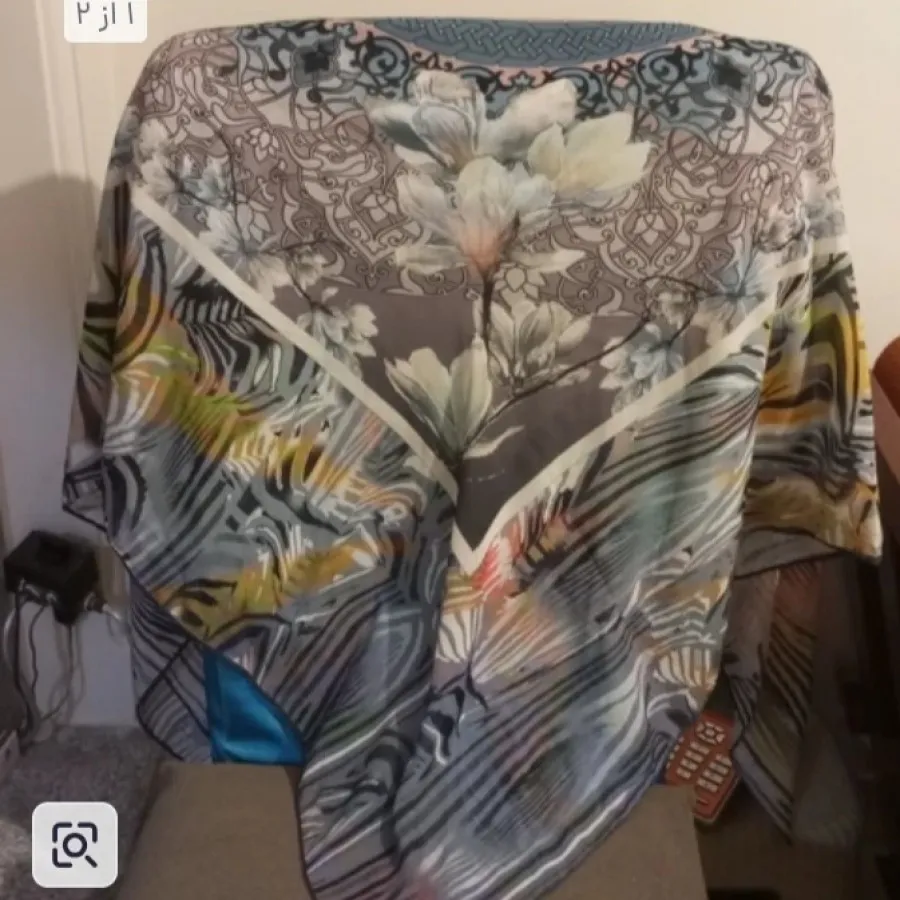 روسری ساتن بزرگ طرحدار