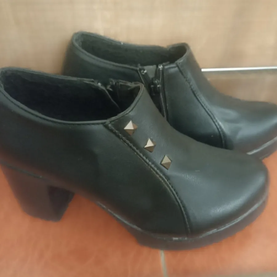 کفش نیم بوت