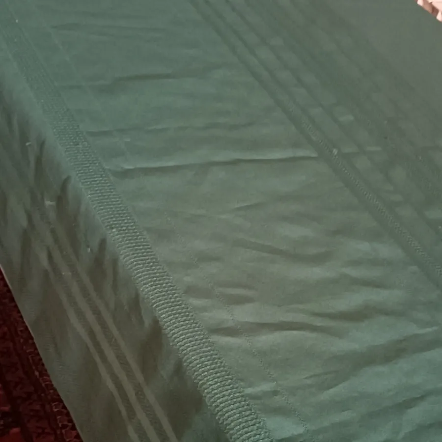 ? رومیزی سبز تیره