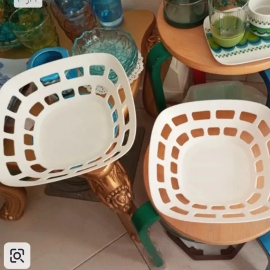 سبد میوه و نان وارداتی