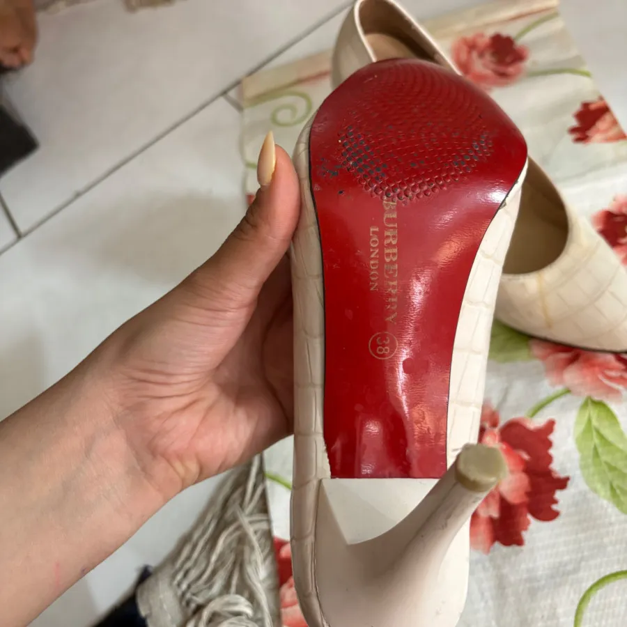 کفش مجلسی پاشنه دار