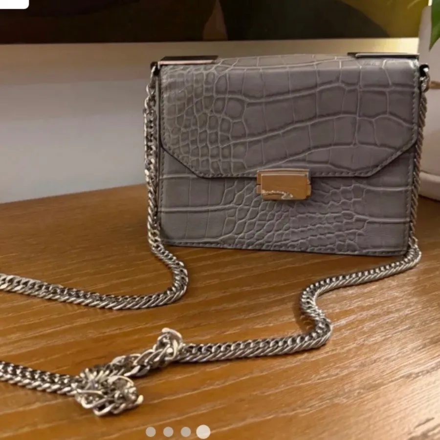 کیف چرم کروکدیلی zara