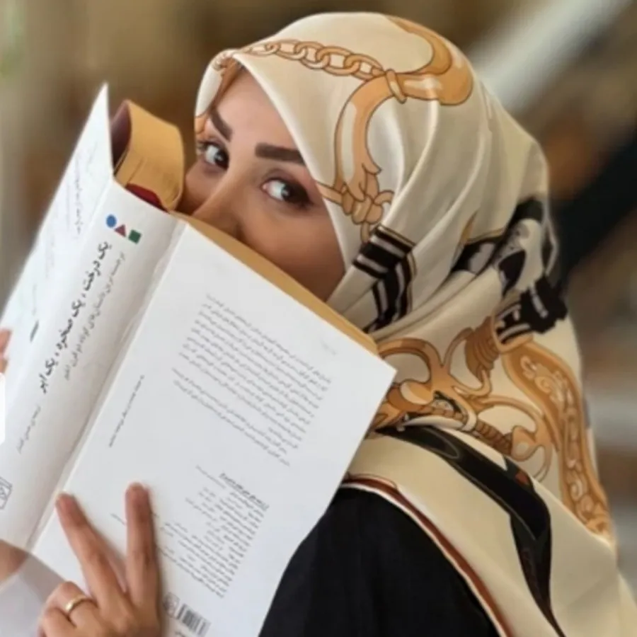 روسری ابریشم کرم