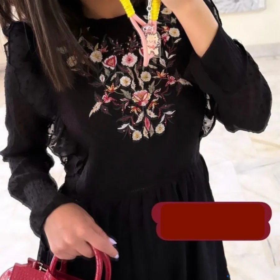پیراهن مشکی گلدوزی Shana