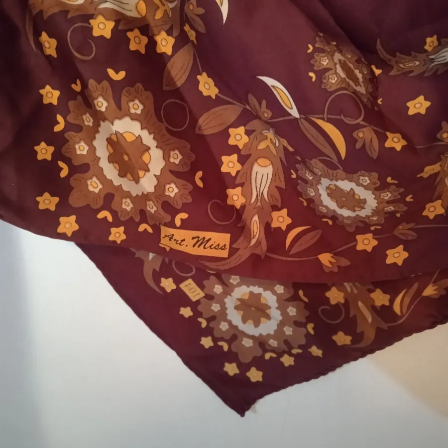 روسری ساتن