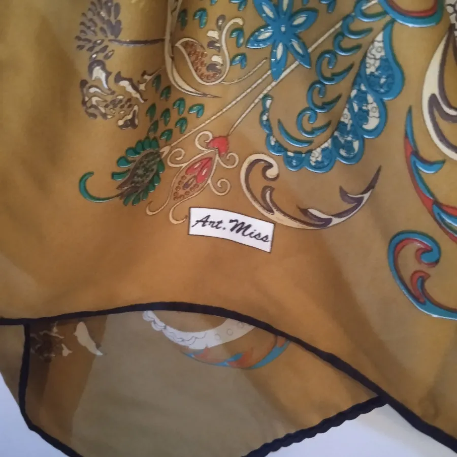 روسری ساتن
