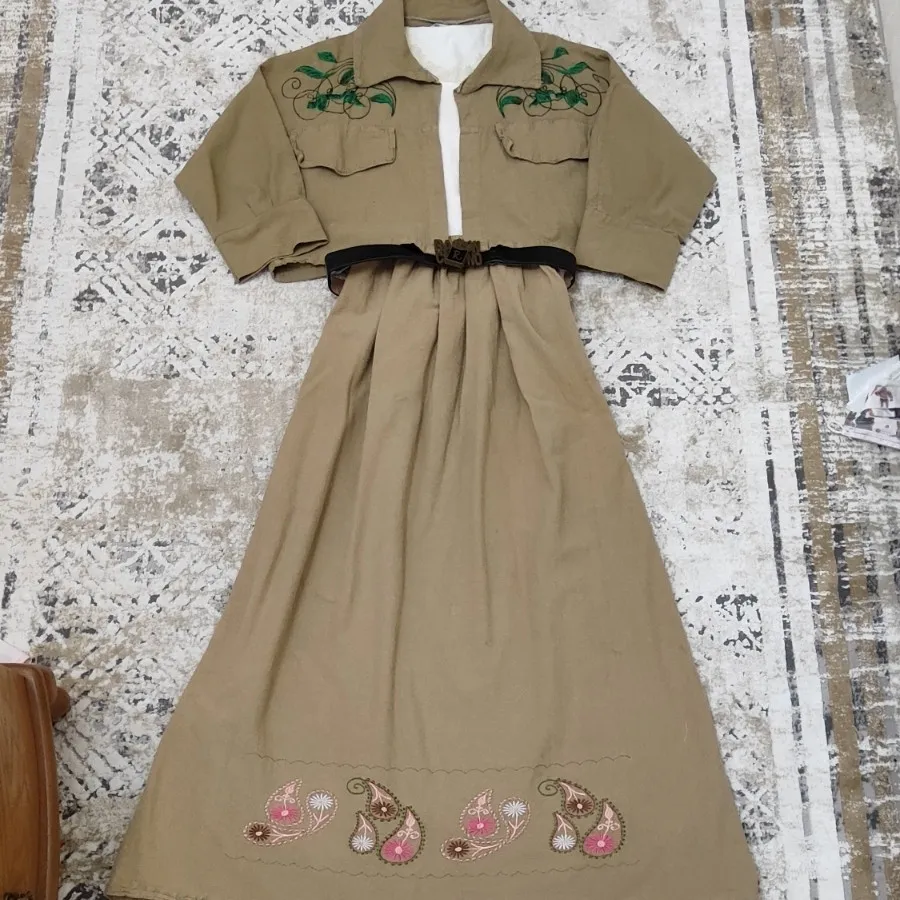 کت و دامن گلدوزی