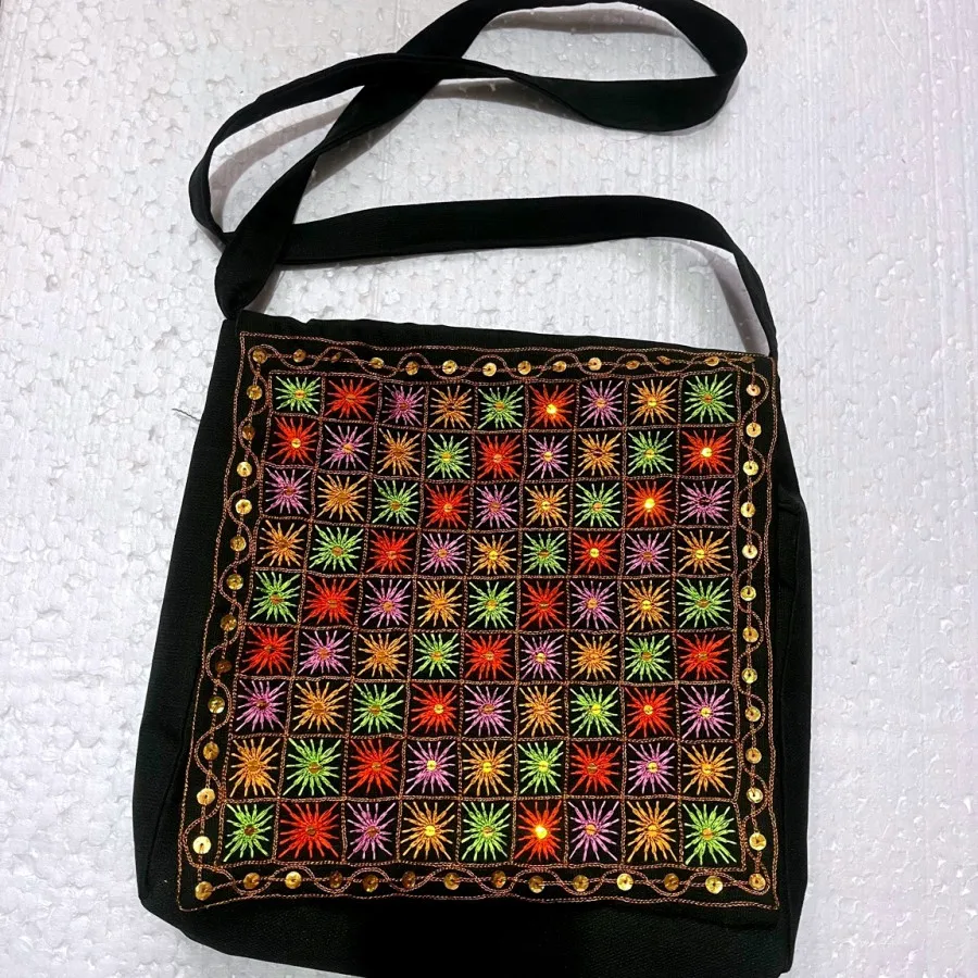 کیف سوزن دوزی