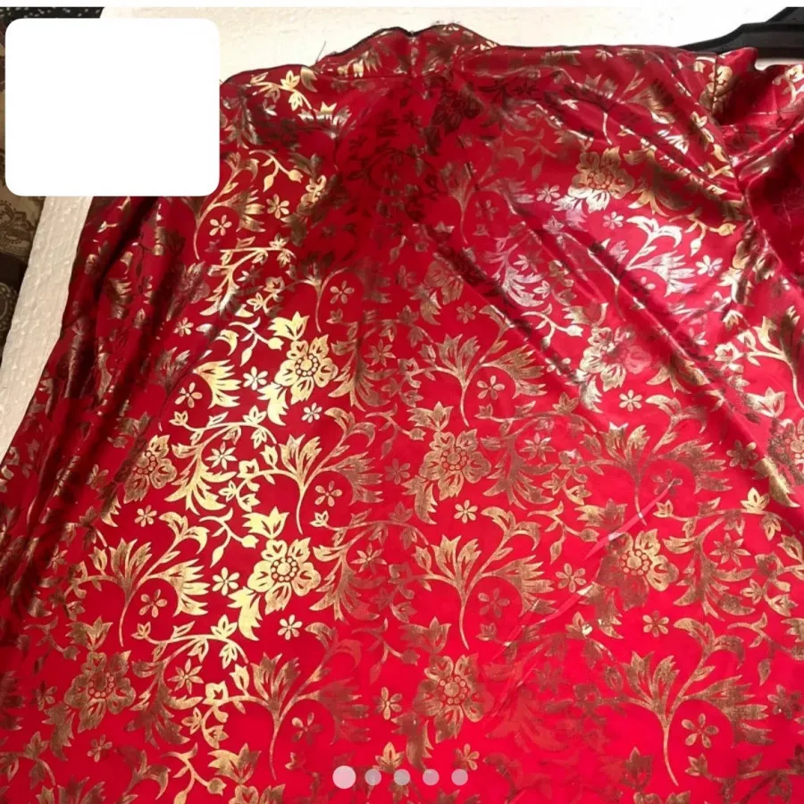 بلوز قرمز