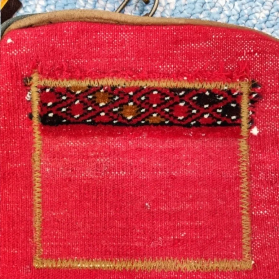 کوله سنتی قرمز