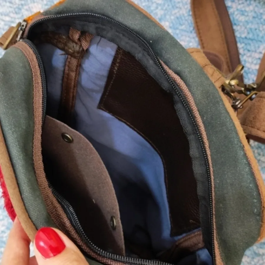 کوله سنتی قرمز