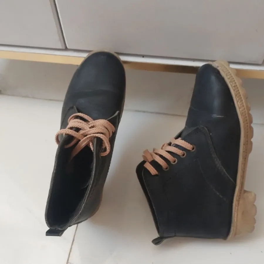 کفش نیم بوت