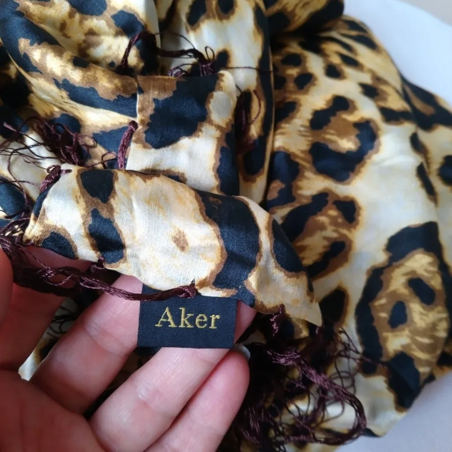 روسری ابریشم مثلثی