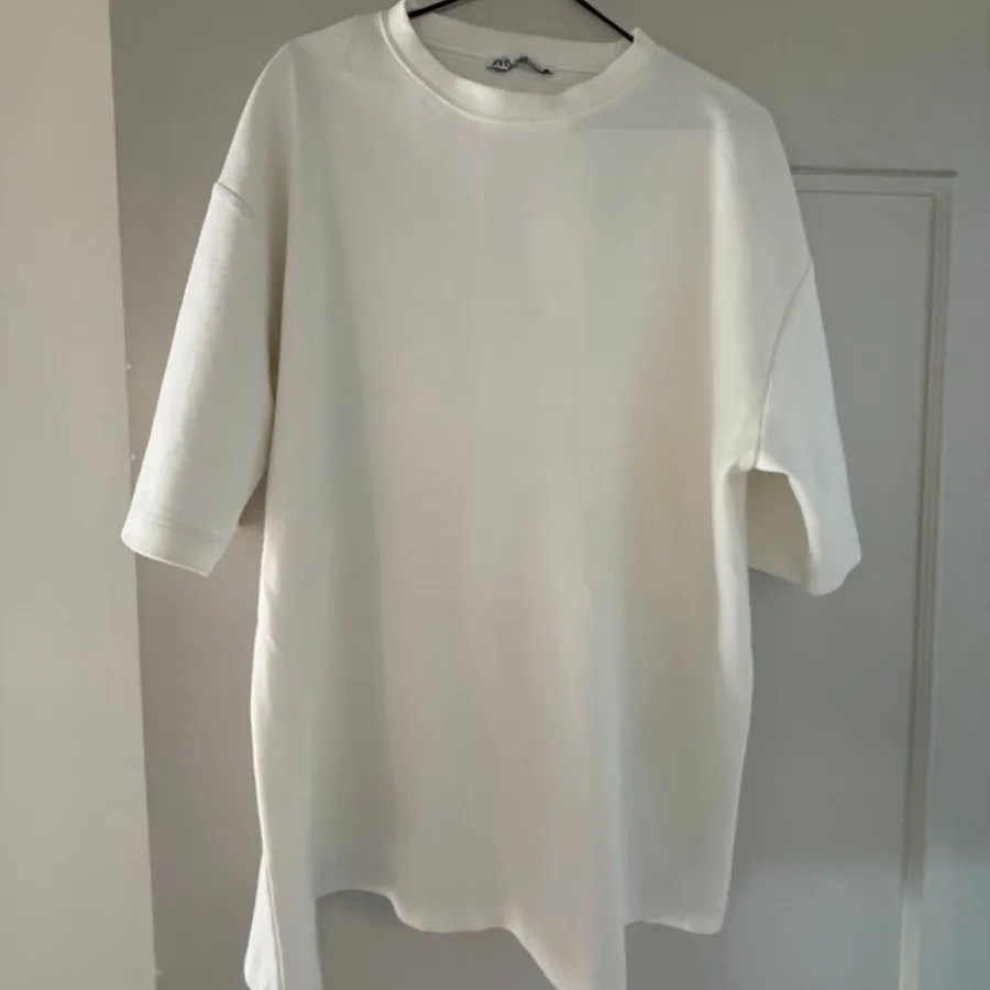 تیشرت سفید ZARA چهارفصل