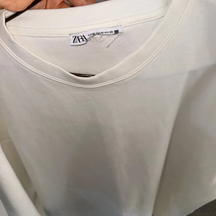 تیشرت سفید ZARA چهارفصل