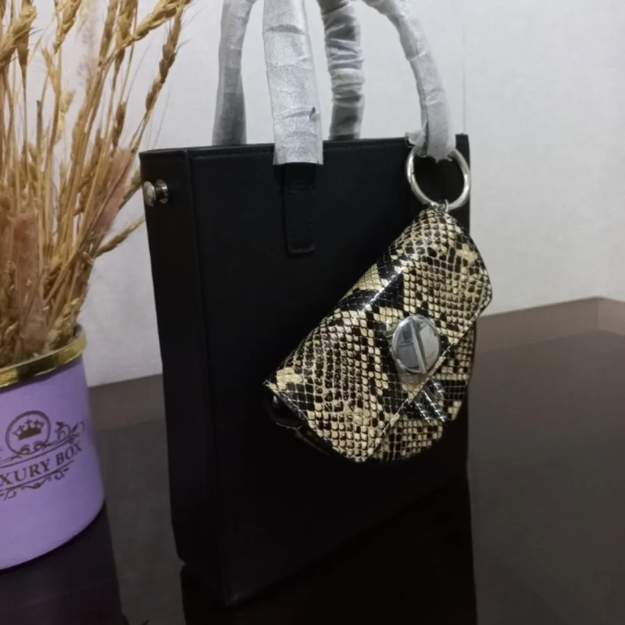 کیف وارداتی
