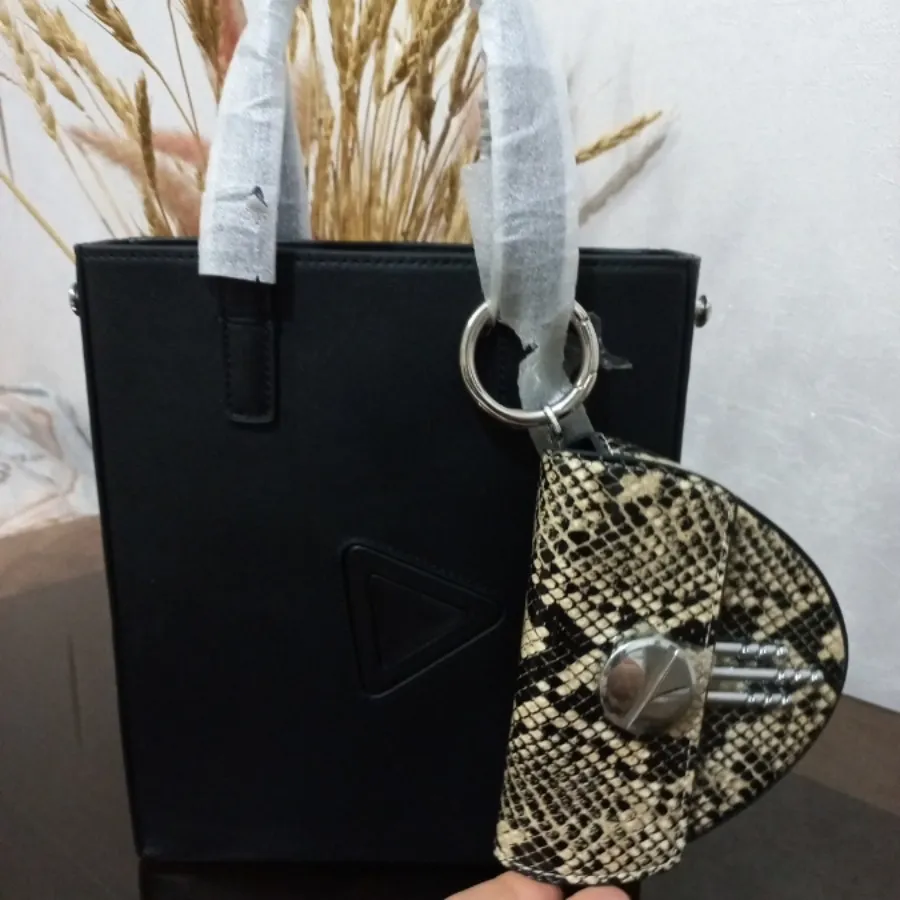 کیف وارداتی