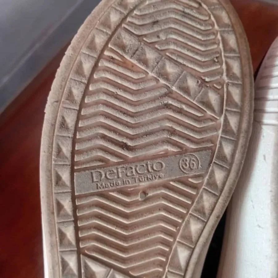 ونس دیفکتو