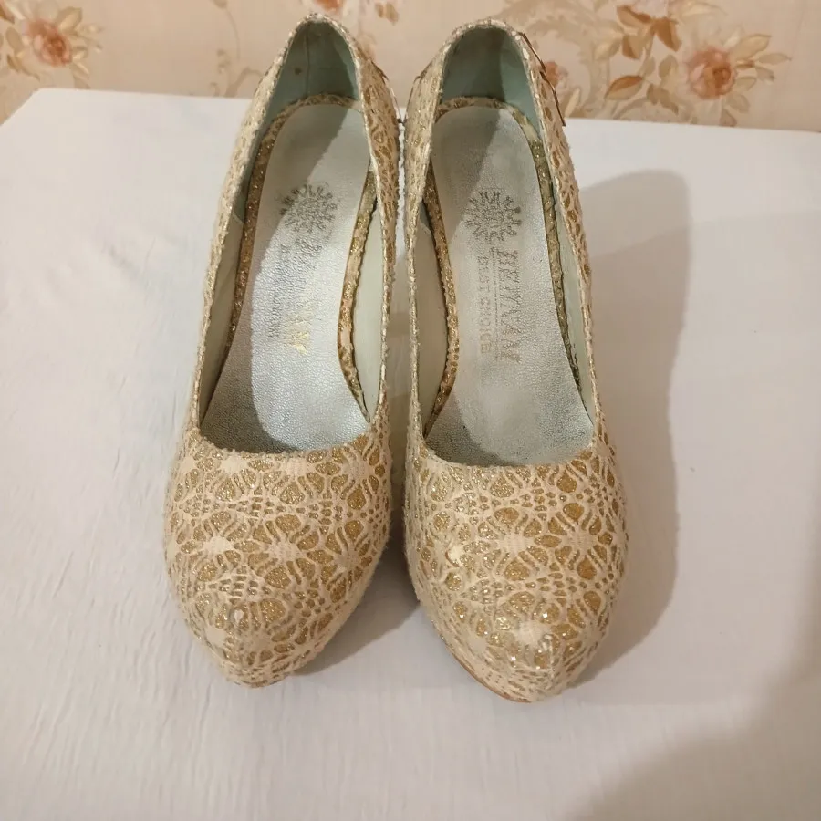 کفش طلایی مجلسی زنانه