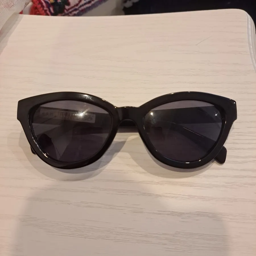 عینک آفتاتی
